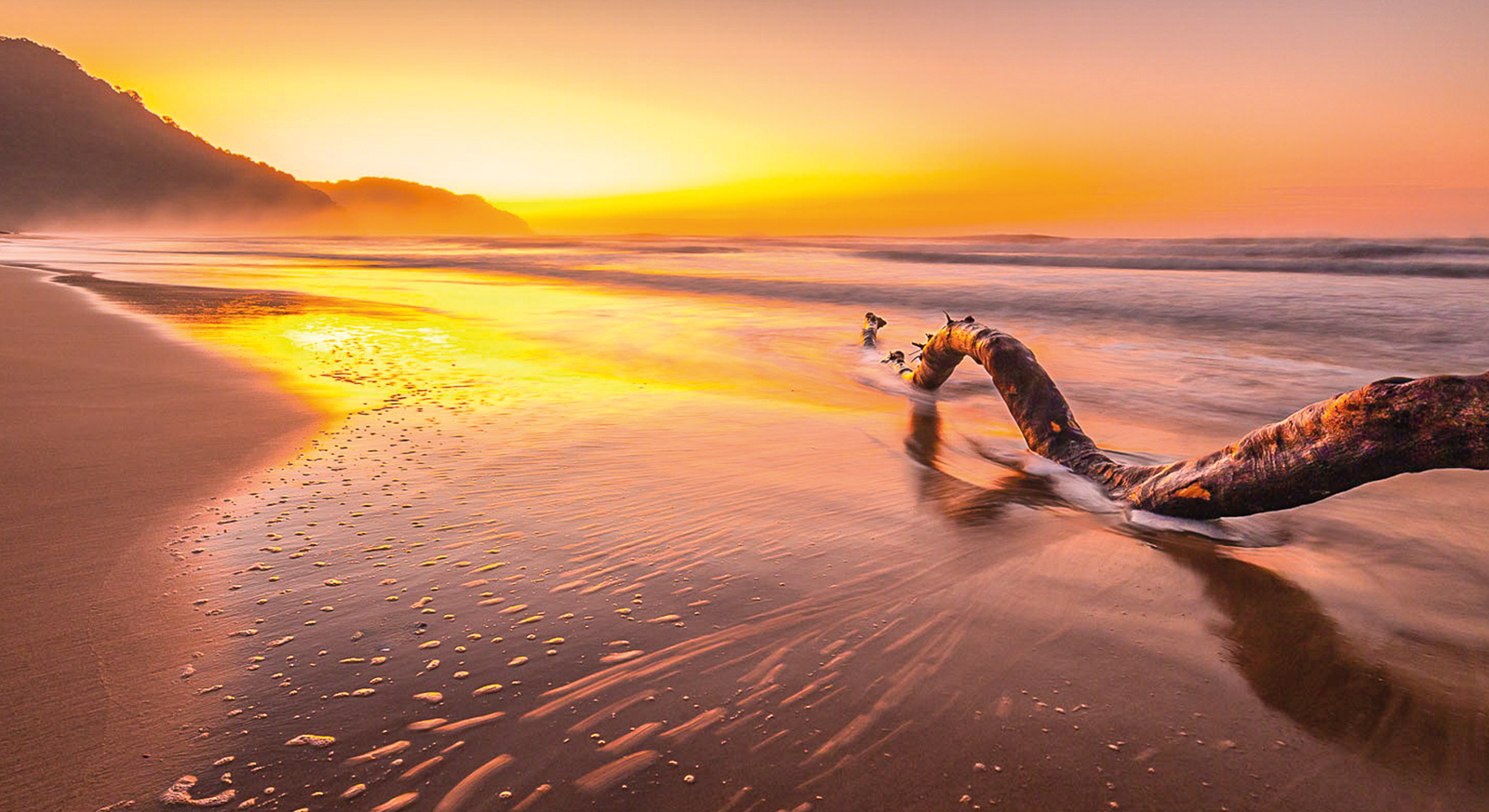 Imagem aérea da Praia de Itamambuca